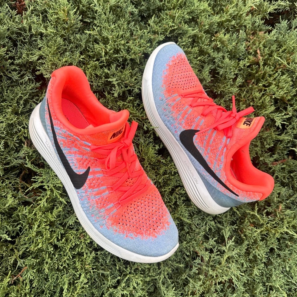 Nike Women's LunarEpic Low Flyknit 2 Athletic Shoes Women's Size 11 Hot Punch
